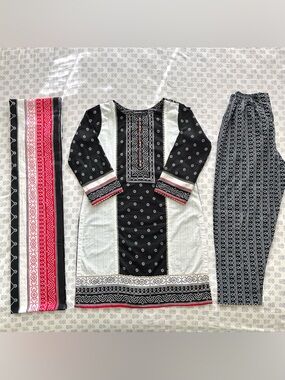 3pc Patterned Lawn Shalwar Kameez